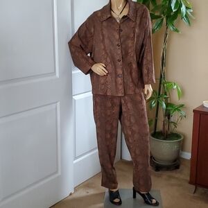 Briggs Women's Snake Print pant suit, Sz.18W